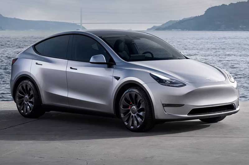 Tesla Y model 2024